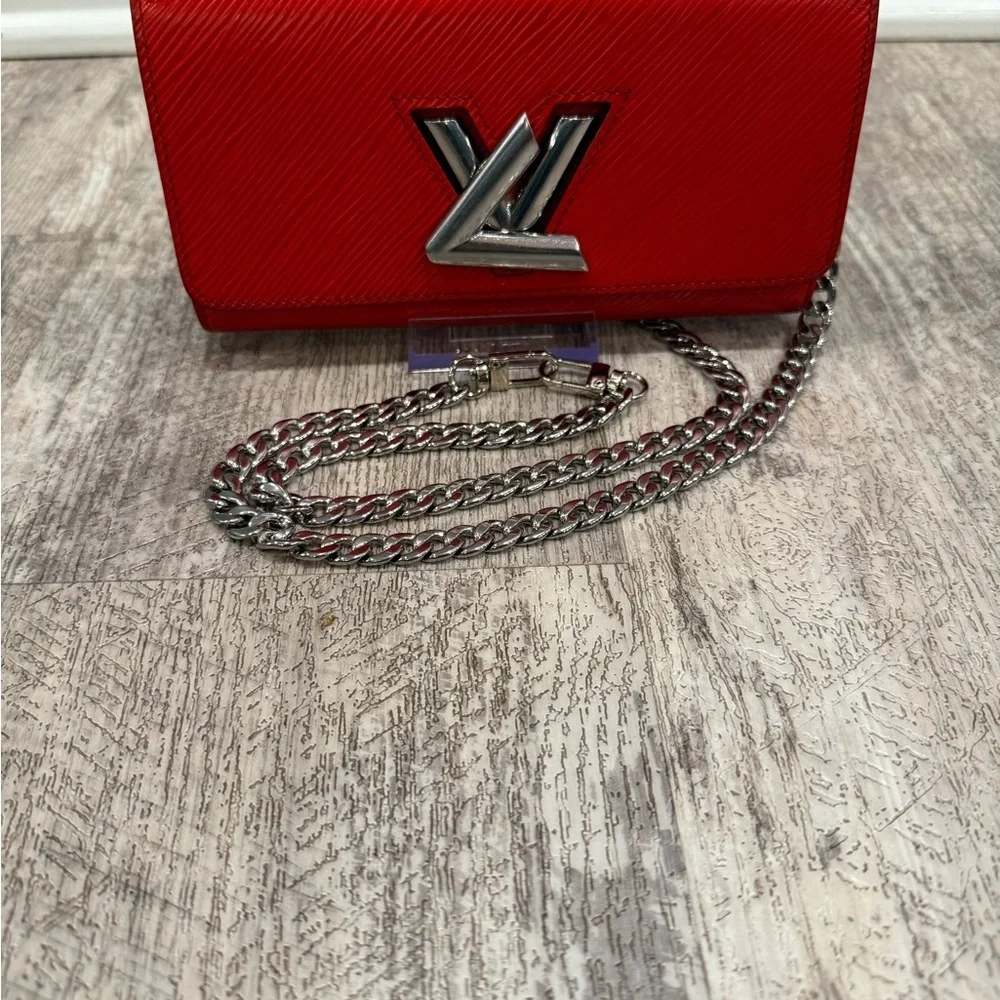 COPY - LV Coquelicot Wallet (chain supplied) - Picture 2 of 10